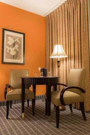 Room #25885814 at Oakland Airport Executive Hotel