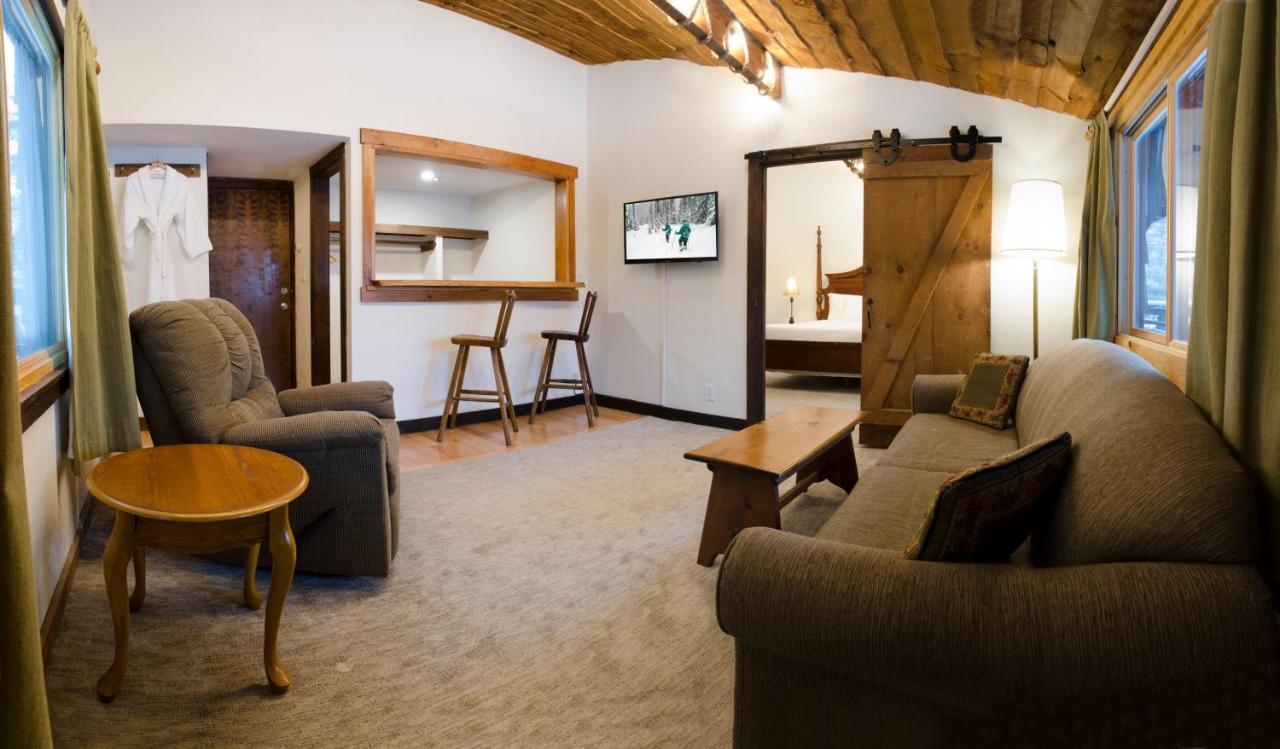 | Summit Lodge