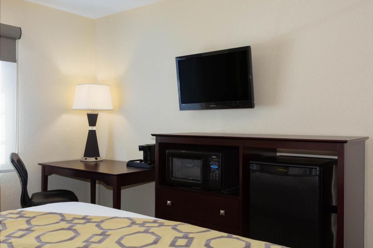 King Room - Non-Smoking at Baymont by Wyndham Jefferson City