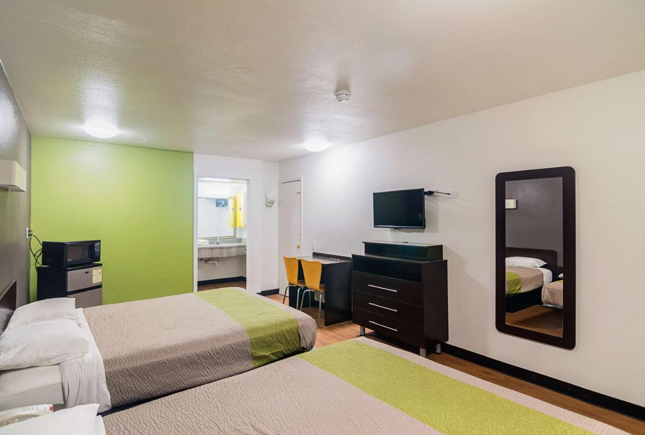 Deluxe Queen Room with Two Queen Beds - Smoking at Studio 6 Tyler, TX
