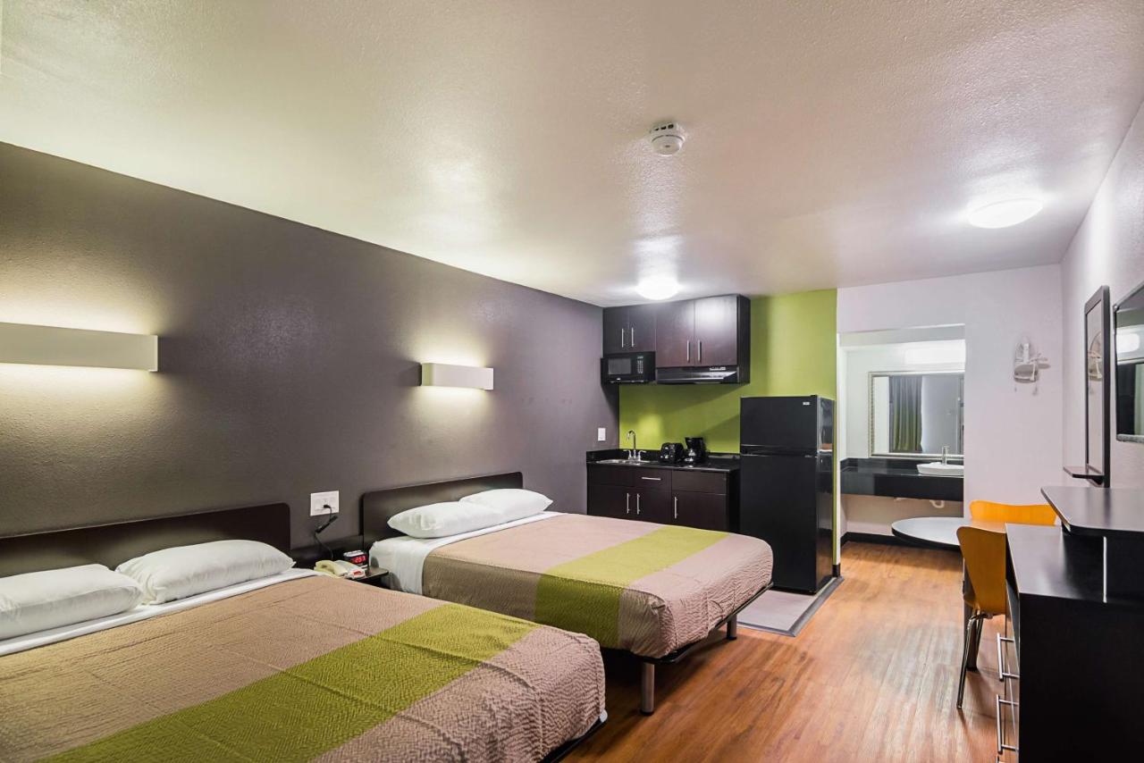 Deluxe Queen Room with Two Queen Beds - Smoking at Studio 6 Tyler, TX