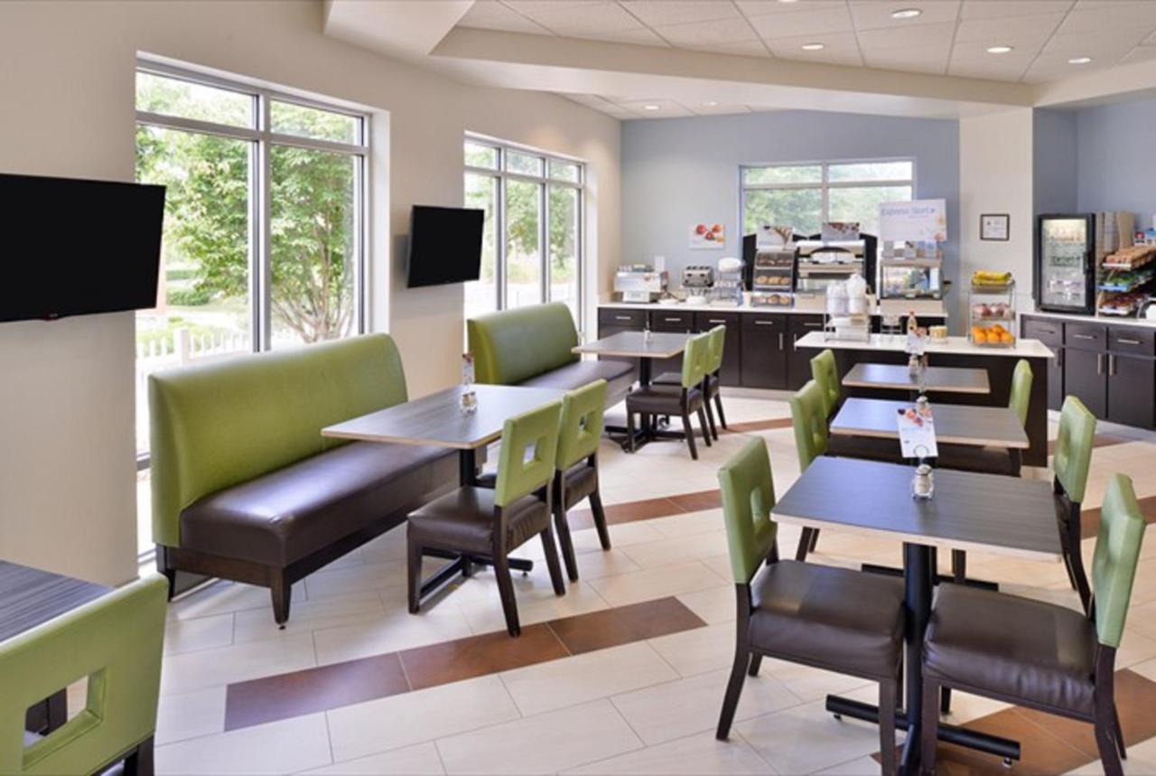  | Holiday Inn Express Hotel & Suites Mooresville - Lake Norman