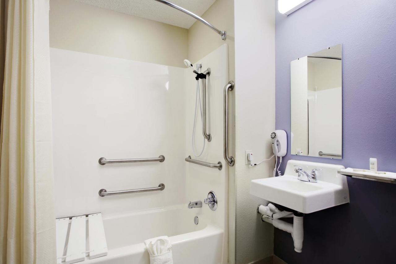 | Microtel Inn & Suites Bath