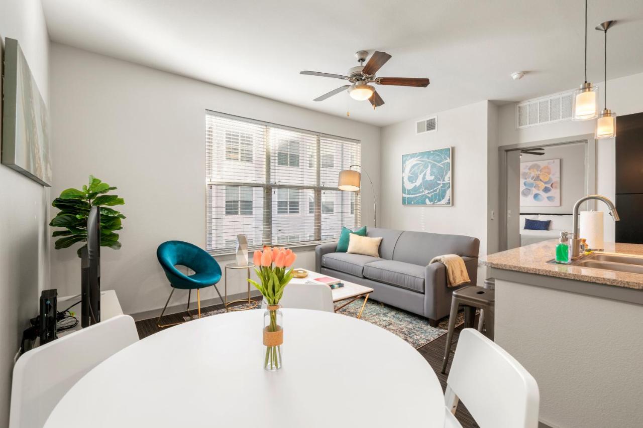 One-Bedroom Apartment (Self Check-in with Virtual Front Desk) at Kasa Highland Park Dallas