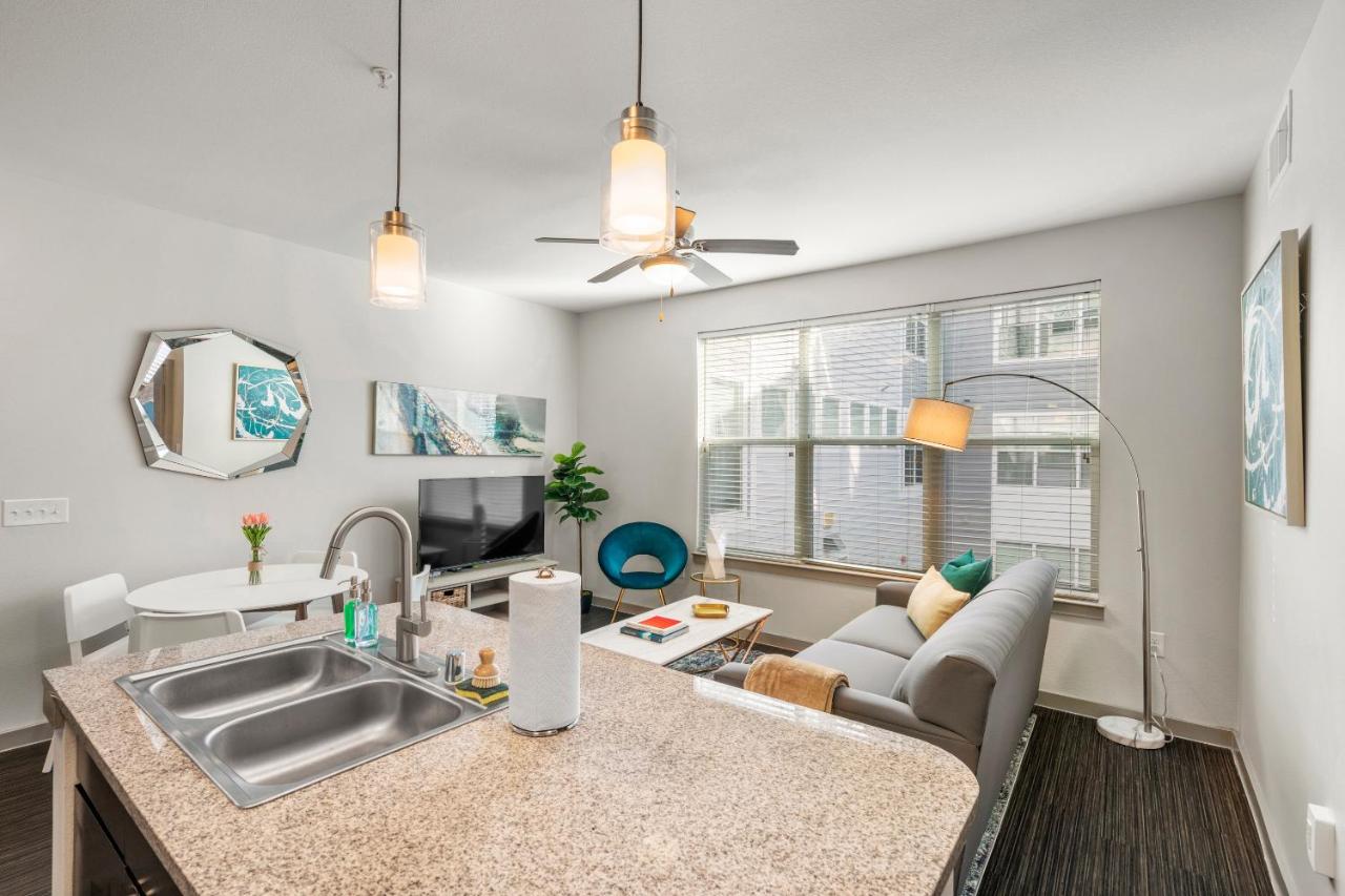 One-Bedroom Apartment (Self Check-in with Virtual Front Desk) at Kasa Highland Park Dallas