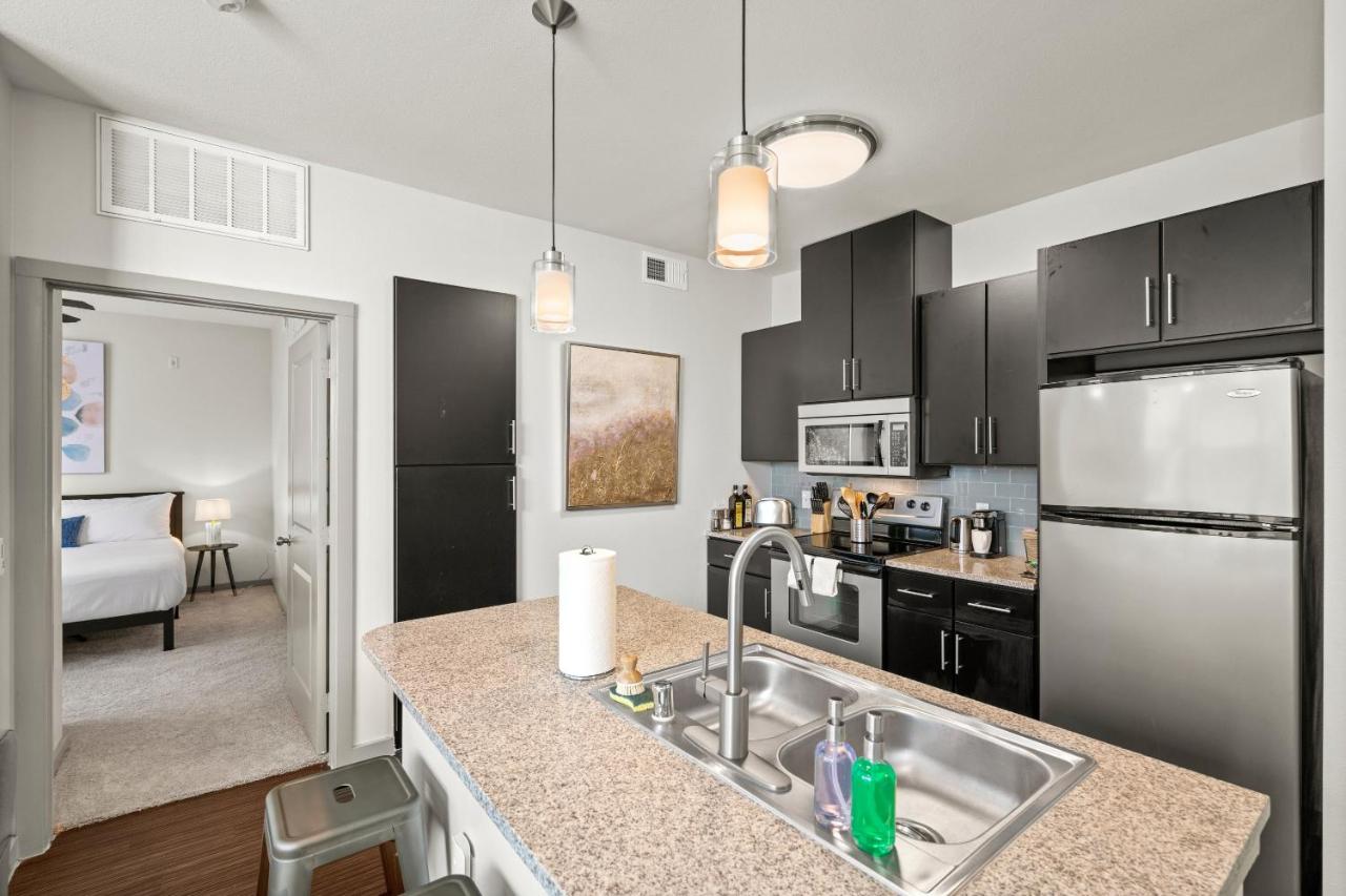 One-Bedroom Apartment (Self Check-in with Virtual Front Desk) at Kasa Highland Park Dallas