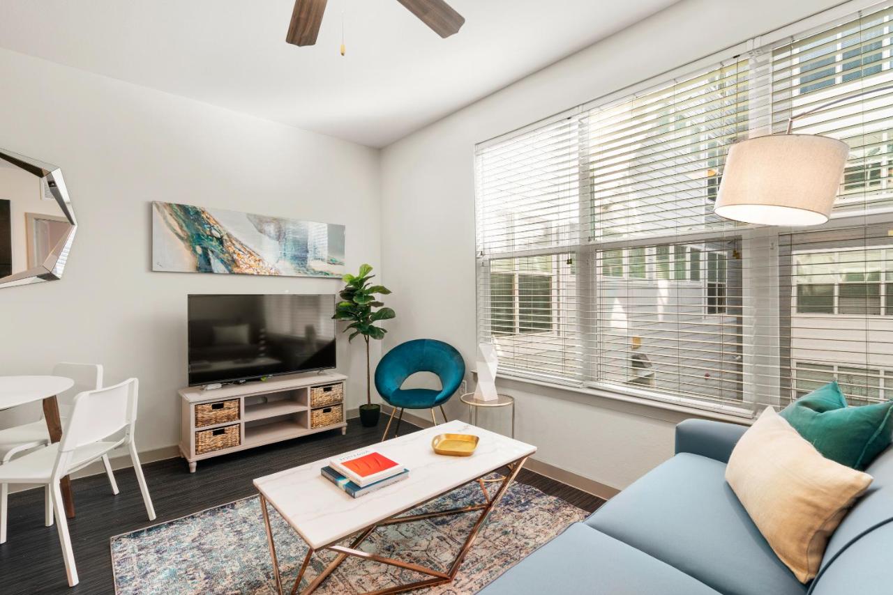One-Bedroom Apartment (Self Check-in with Virtual Front Desk) at Kasa Highland Park Dallas