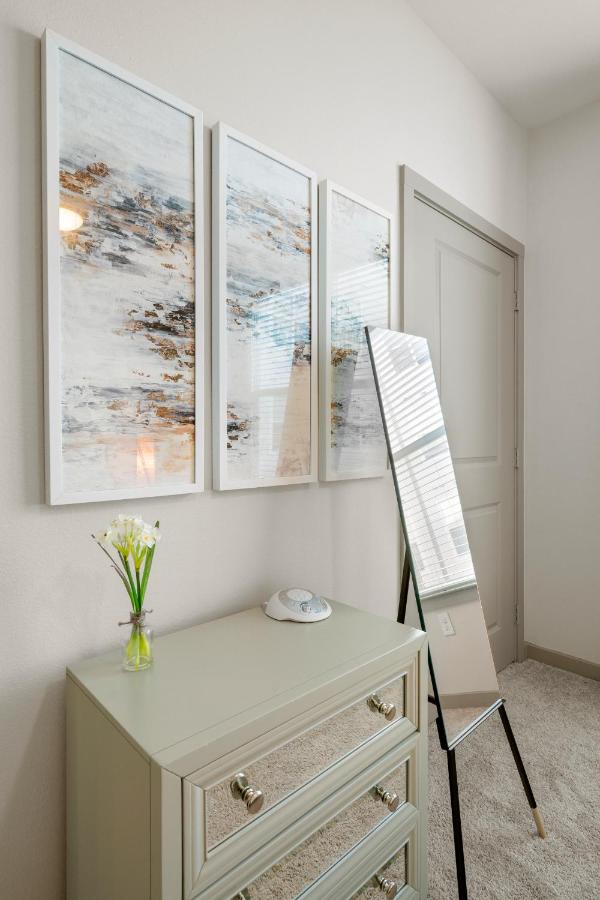 One-Bedroom Apartment (Self Check-in with Virtual Front Desk) at Kasa Highland Park Dallas