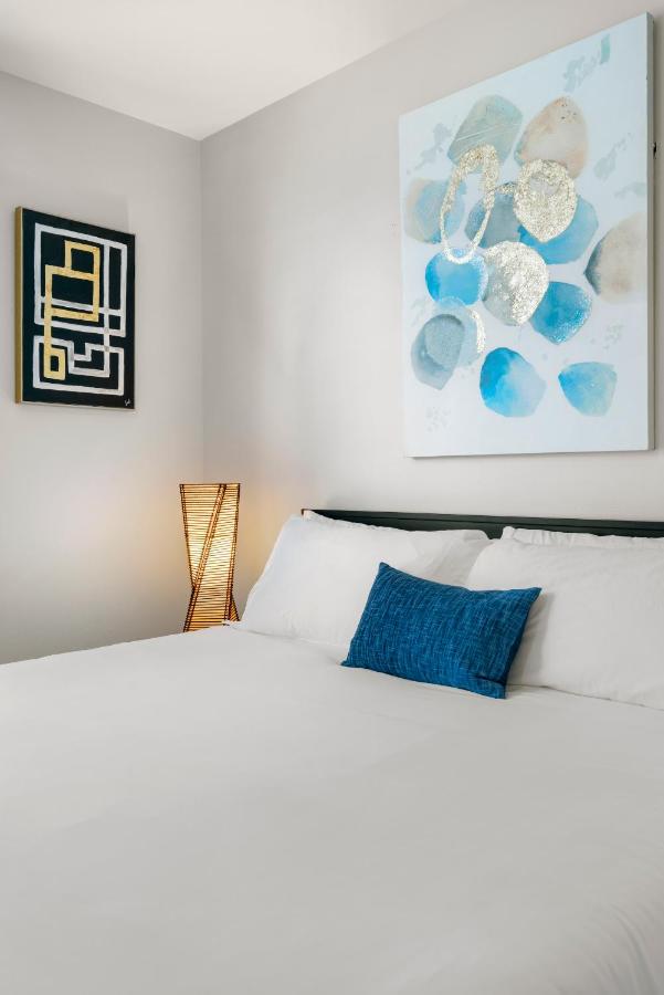 One-Bedroom Apartment (Self Check-in with Virtual Front Desk) at Kasa Highland Park Dallas