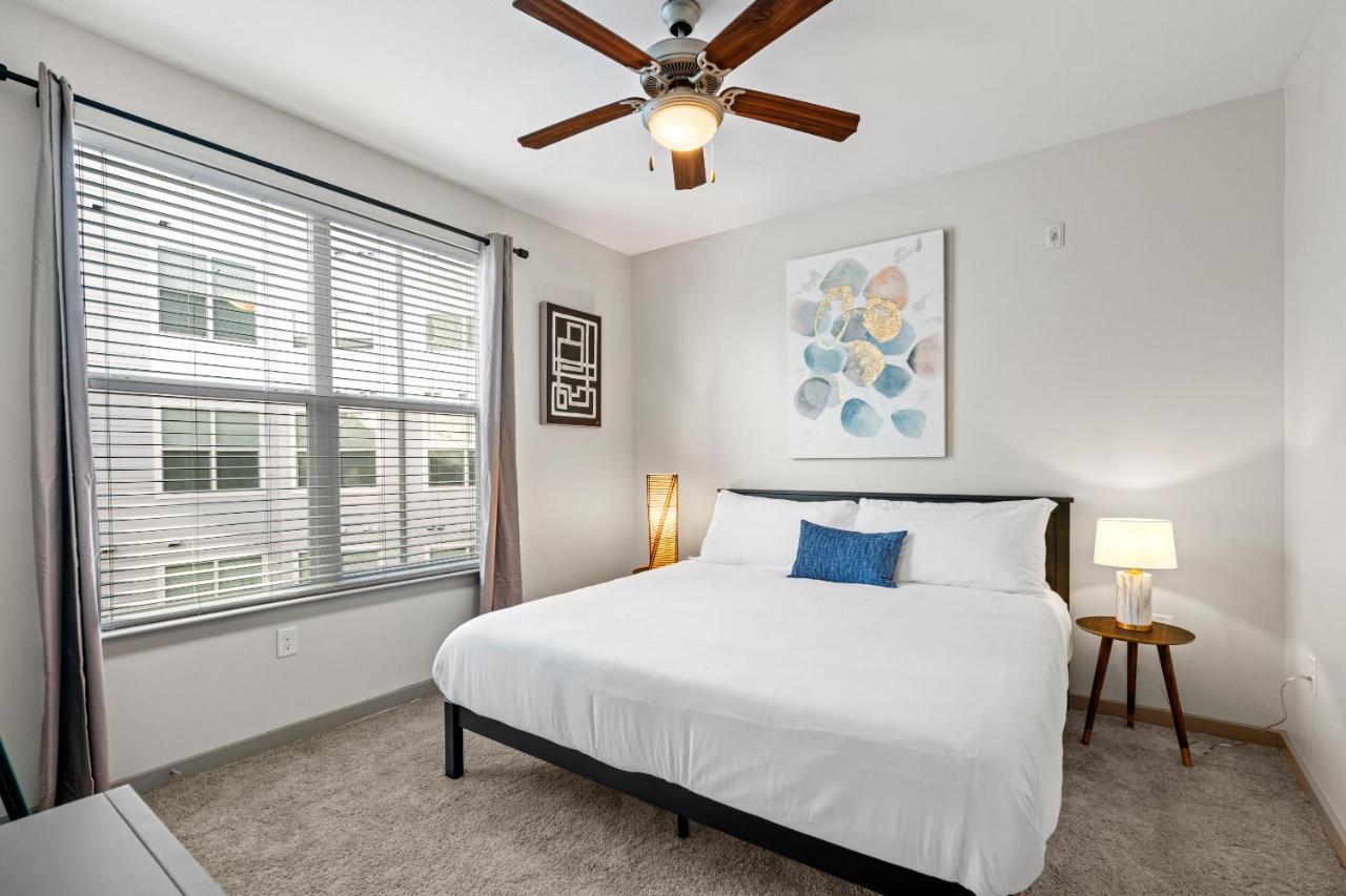 One-Bedroom Apartment (Self Check-in with Virtual Front Desk) at Kasa Highland Park Dallas