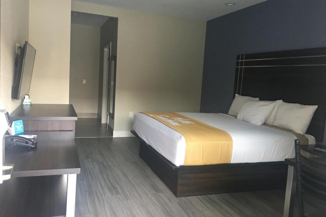 1 King Bed, Studio Mobility/Hearing Access Suite, Roll-In Shower, Non-Smoking at Days Inn & Suites by Wyndham La Porte