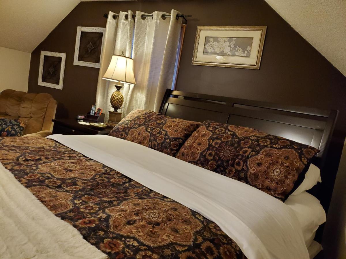 | Blue Ridge Manor Bed and Breakfast
