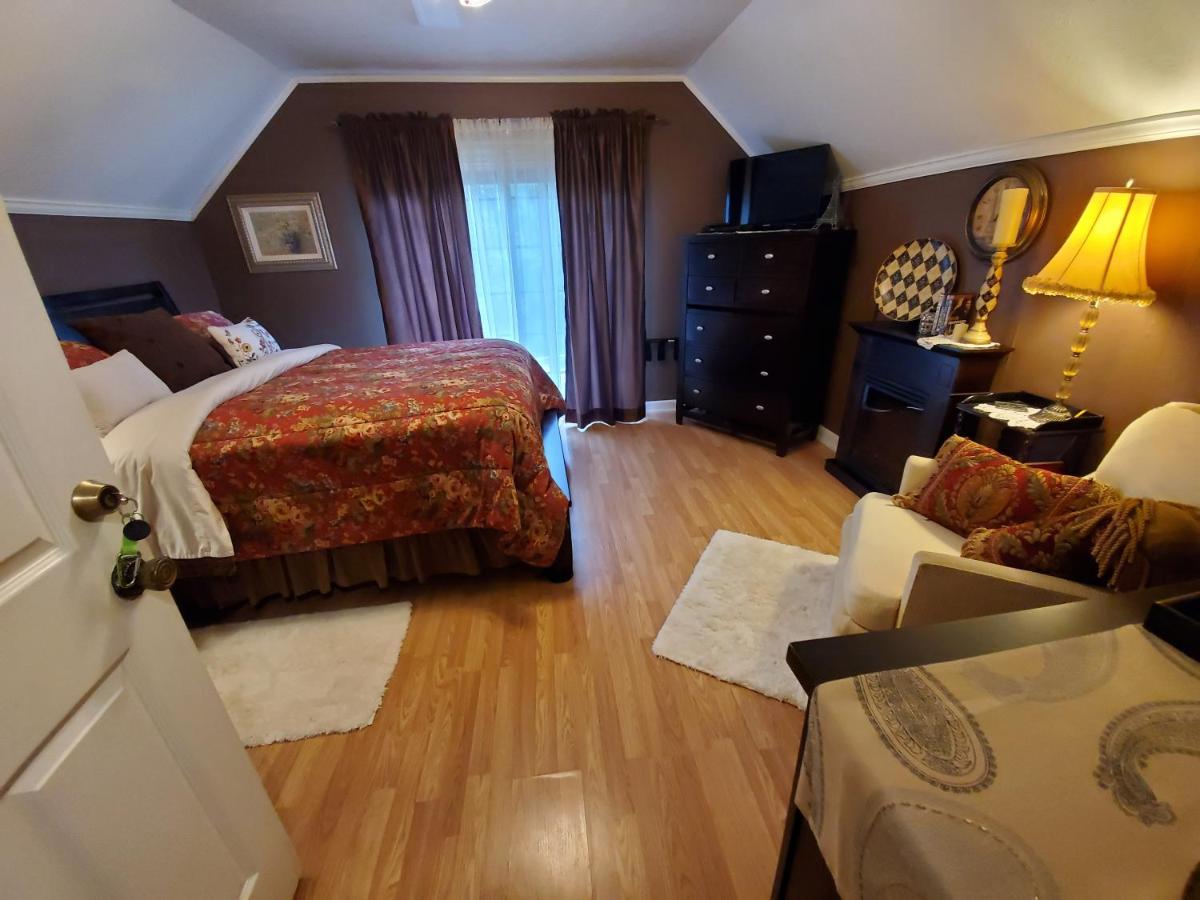 | Blue Ridge Manor Bed and Breakfast