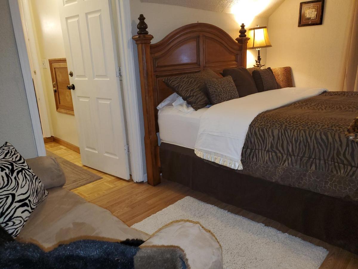 | Blue Ridge Manor Bed and Breakfast