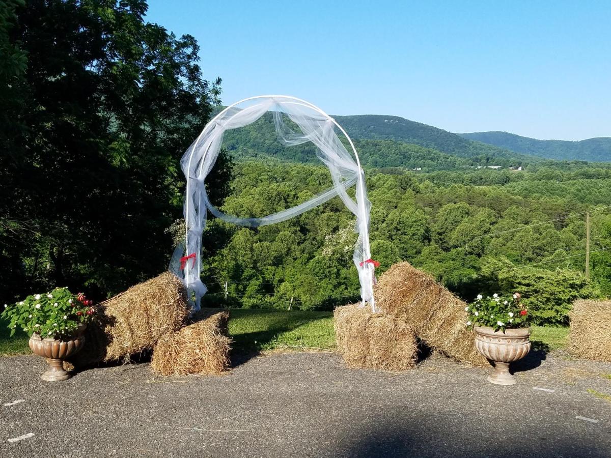  | Blue Ridge Manor Bed and Breakfast