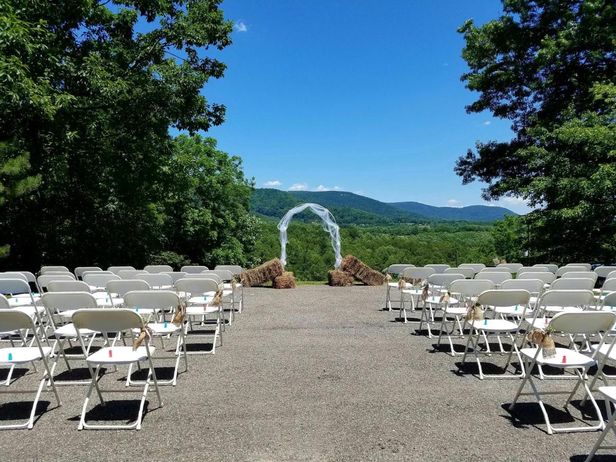 | Blue Ridge Manor Bed and Breakfast