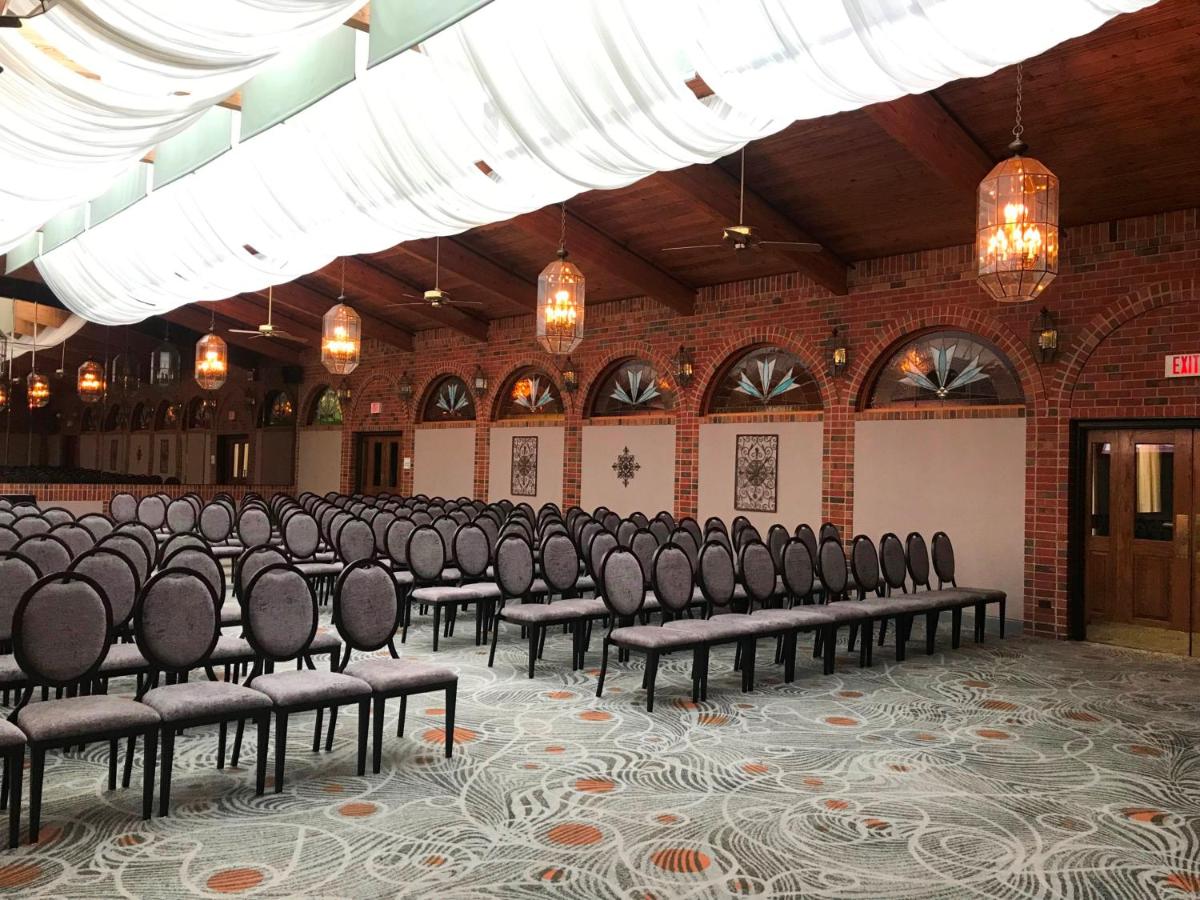 | Holiday Inn Chicago - Countryside/LaGrange, an IHG Hotel