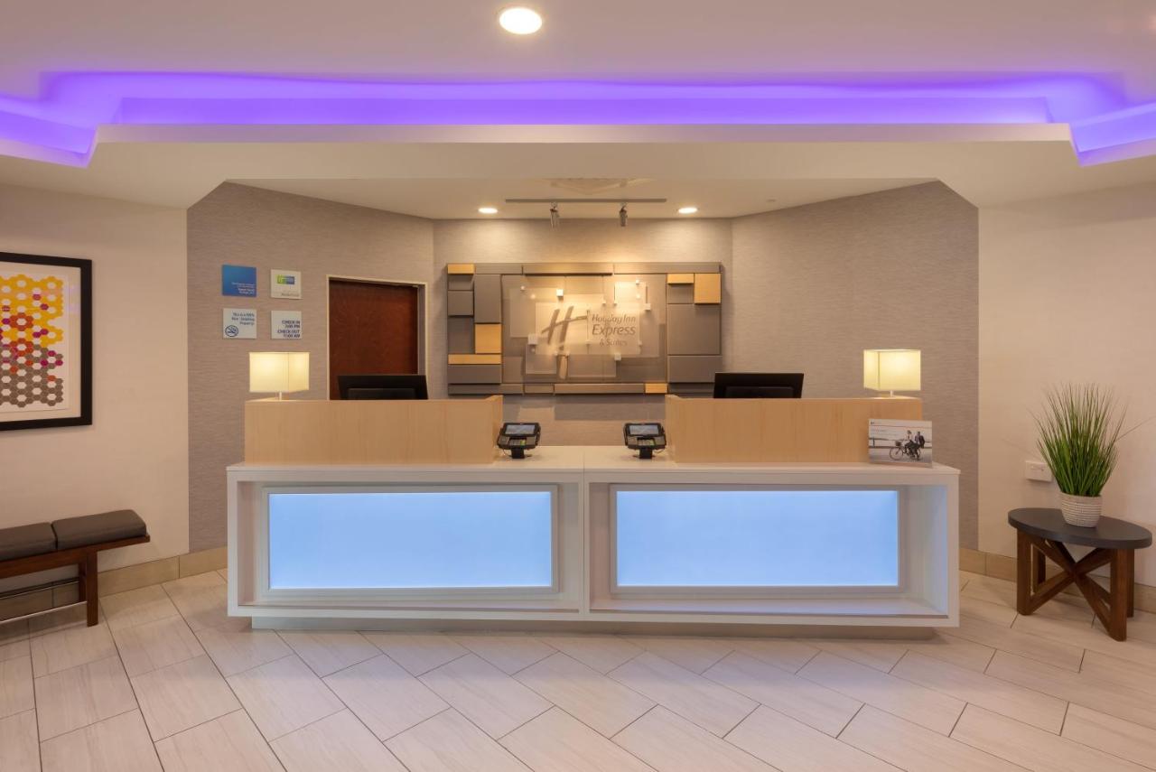  | Holiday Inn Express & Suites Bradley Airport, an IHG Hotel