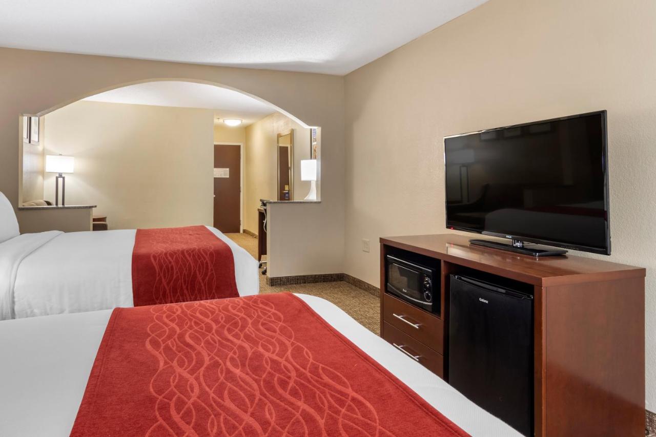 Queen Suite with Two Queen Beds - Non-Smoking at Comfort Inn & Suites Macon North I-75