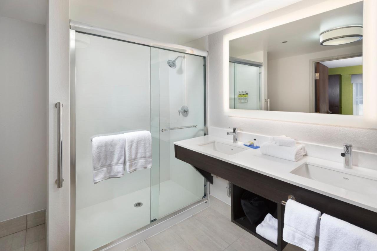 | Holiday Inn Express Middlesboro, an IHG Hotel