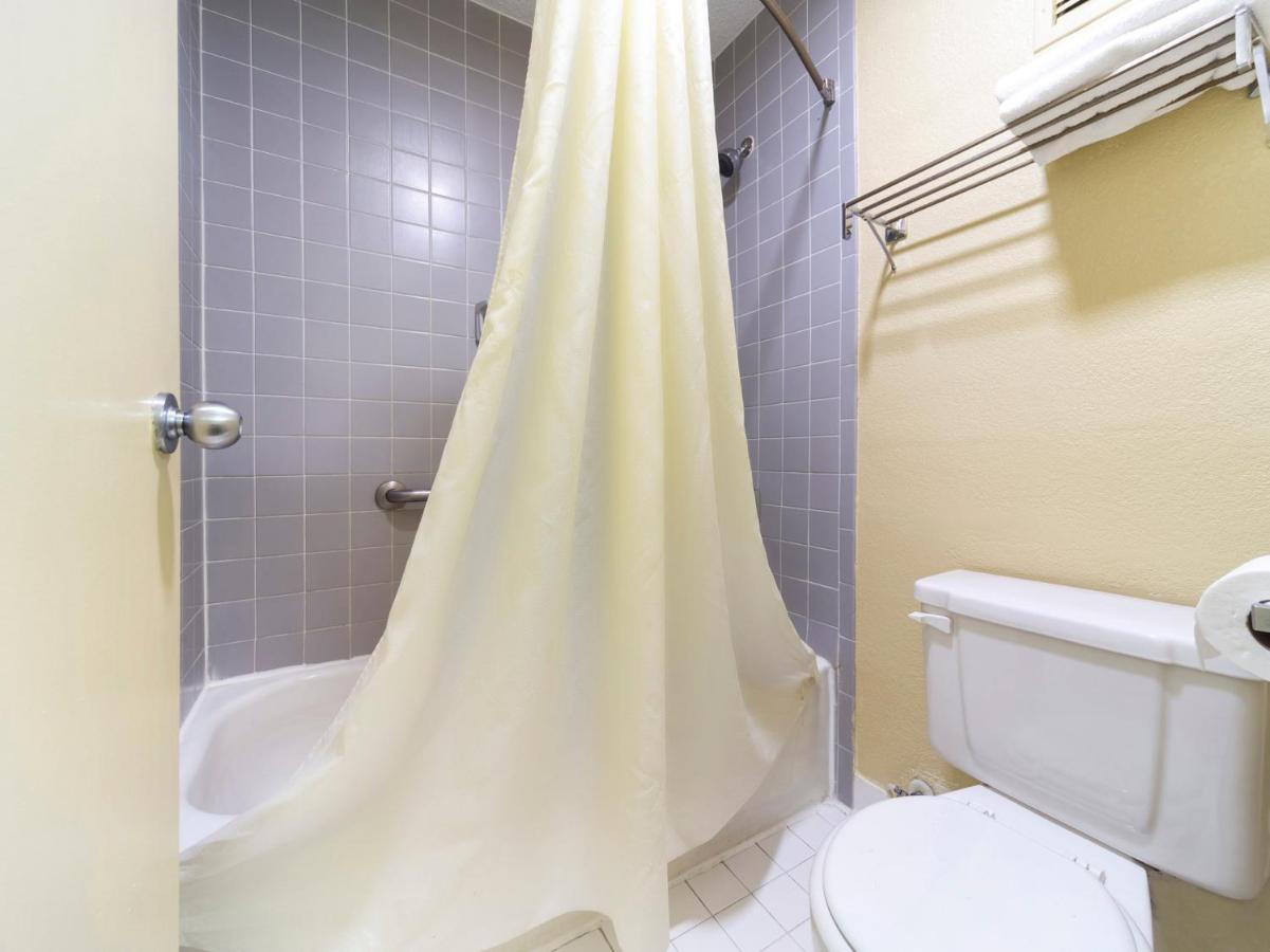 | Budgetel Inn And Suits