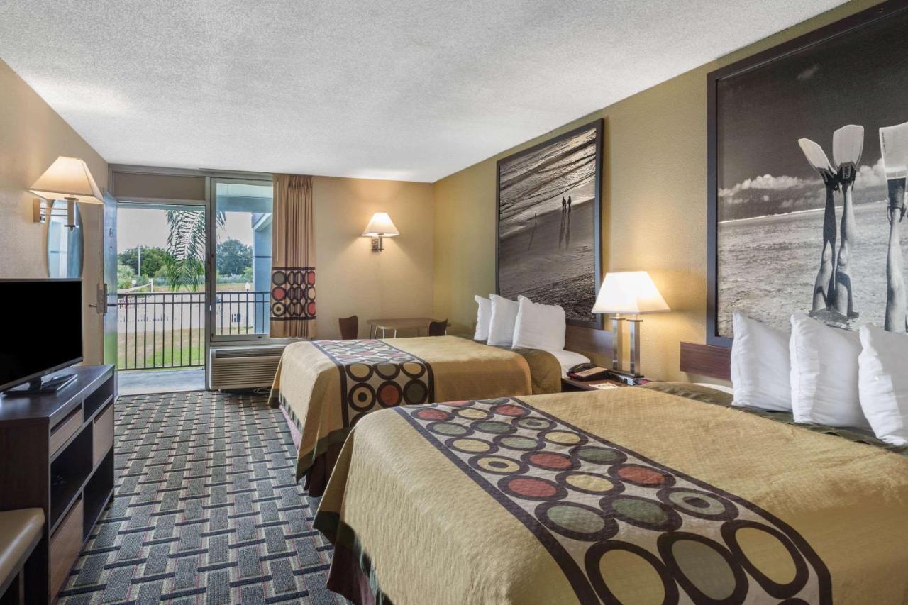 | Super 8 by Wyndham Ocala I-75