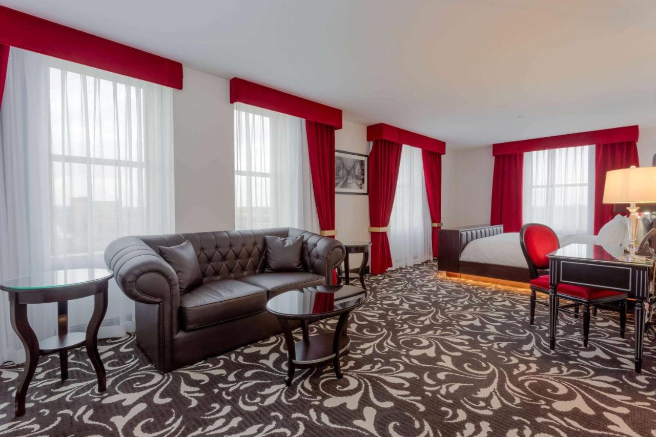 Regal King Room - Non-Smoking at Hotel Retlaw, Trademark Collection by Wyndham