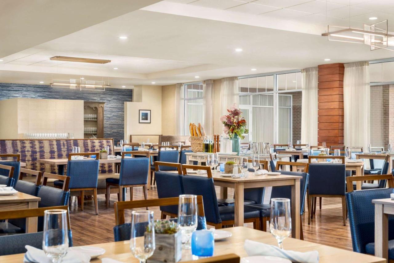 | Wyndham Newport Hotel