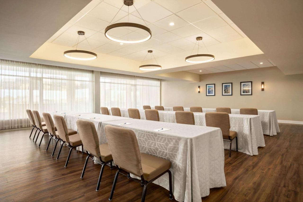 | Wyndham Newport Hotel