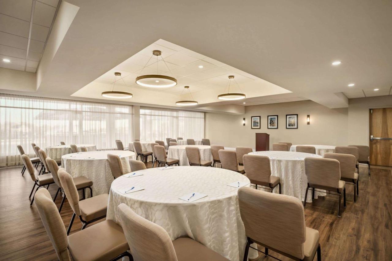 | Wyndham Newport Hotel