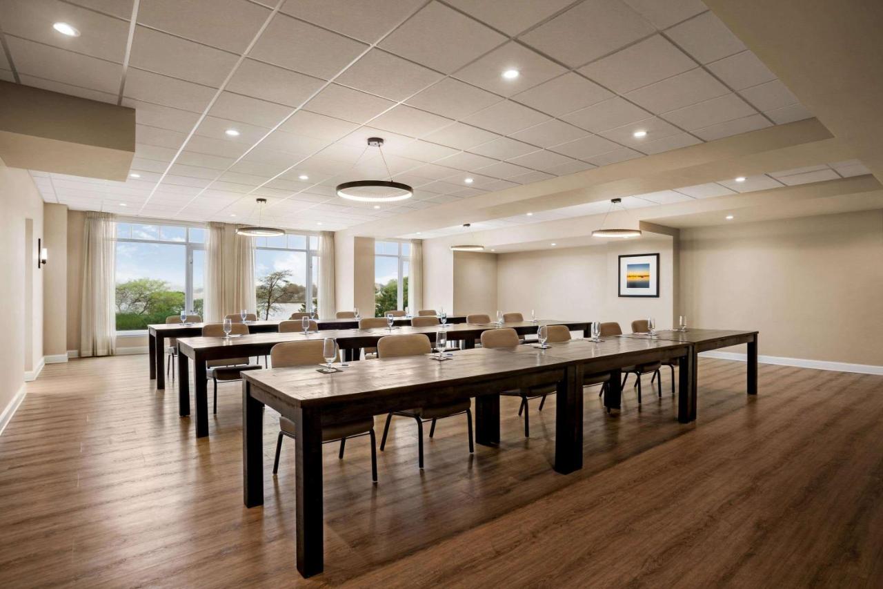 | Wyndham Newport Hotel