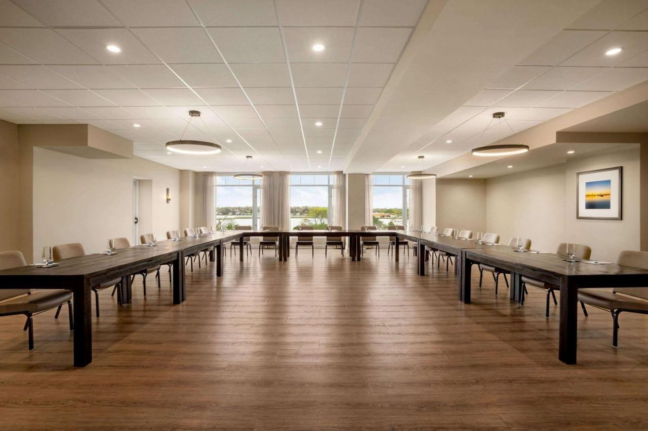 | Wyndham Newport Hotel