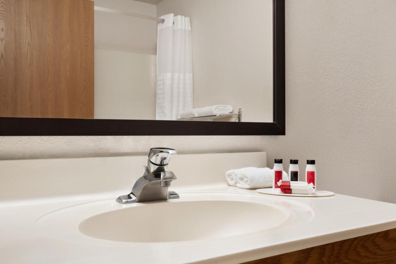 Queen Room - Mobility Access/Non-Smoking at Super 8 by Wyndham Wausau