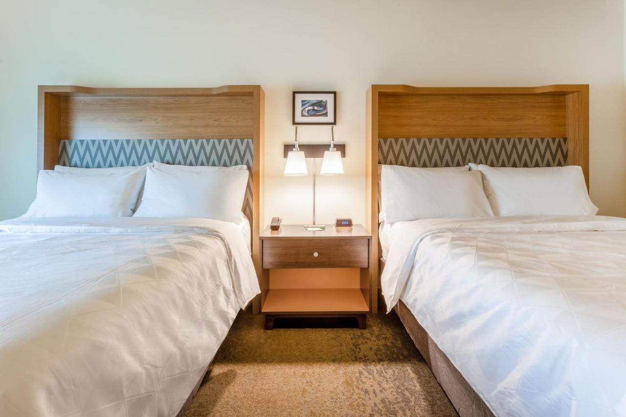 Twin Room - Mobility Access at Holiday Inn & Suites Cedar Falls - Waterloo Event Ctr by IHG