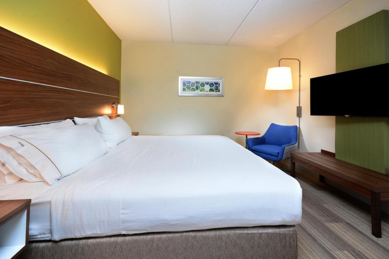 King Room with Roll-in Shower - Non-Smoking at Holiday Inn Express & Suites Raleigh Durham Airport at RTP by IHG