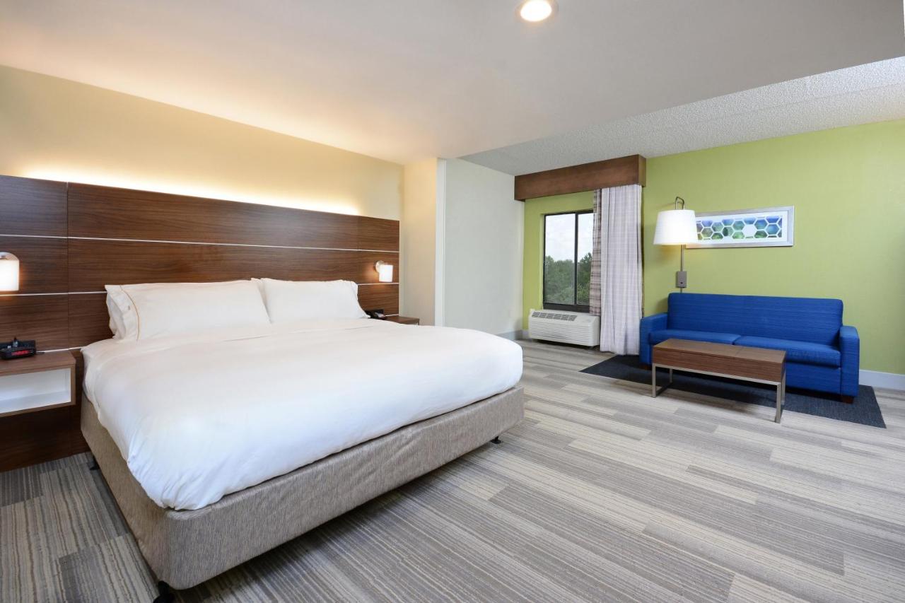 Suite - Hearing Accessible - Non-Smoking at Holiday Inn Express & Suites Raleigh Durham Airport at RTP by IHG