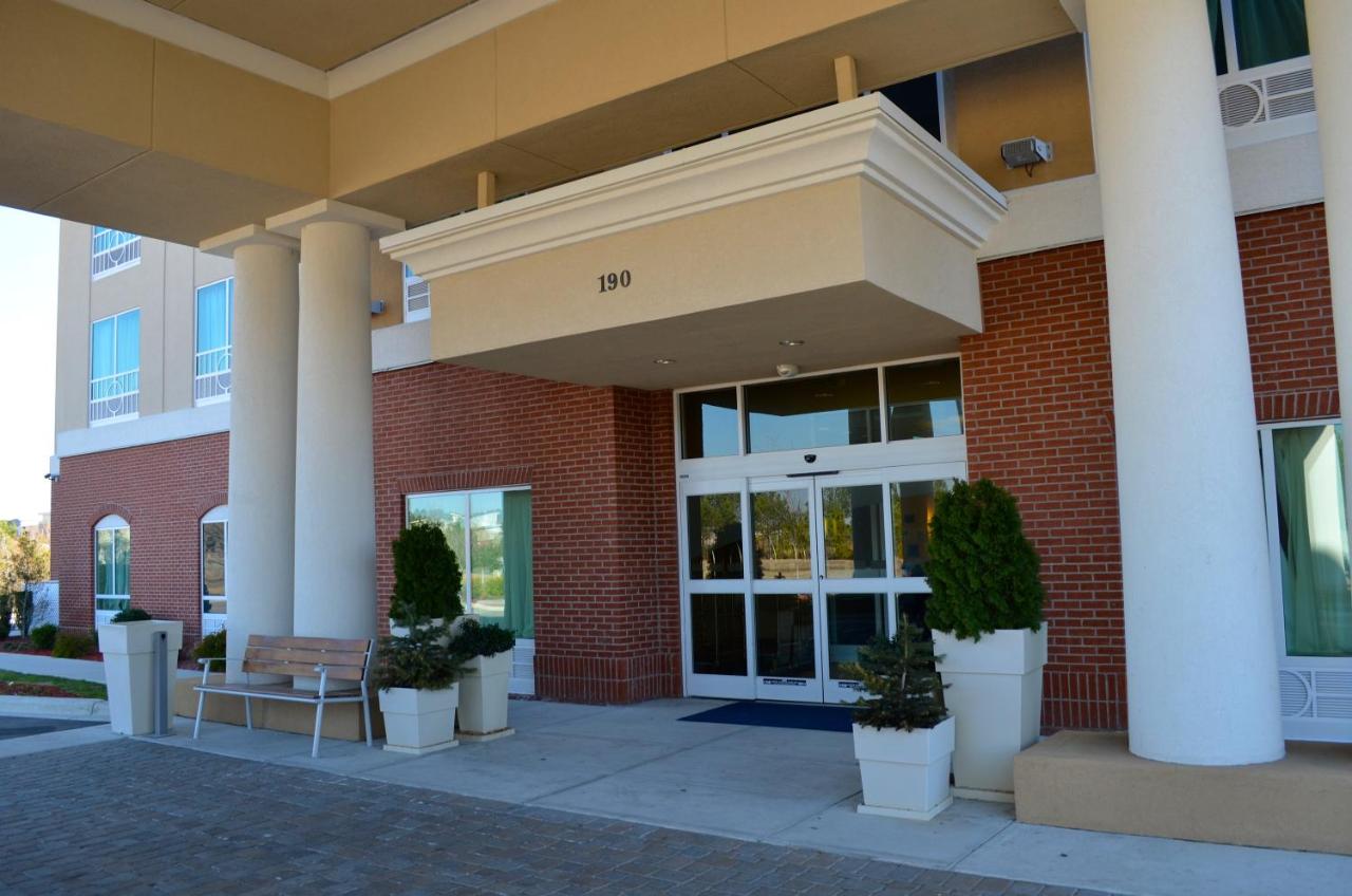  | Holiday Inn Express Hotel & Suites Smithfield - Selma I -95, an IHG Hotel