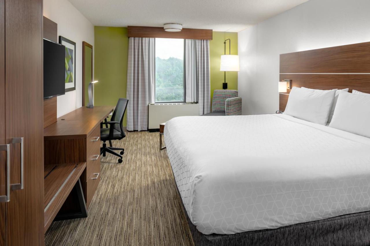 | Holiday Inn Express Atlanta Airport-College Park, an IHG Hotel