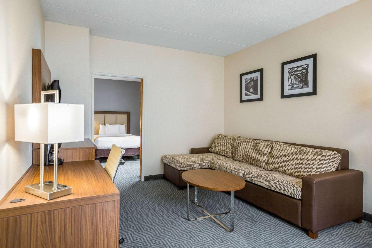 Double Room with Two Double Beds - Accessible/Non-Smoking at Quality Suites Lansing West