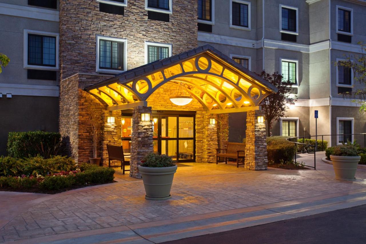  | Staybridge Suites Lake Forest