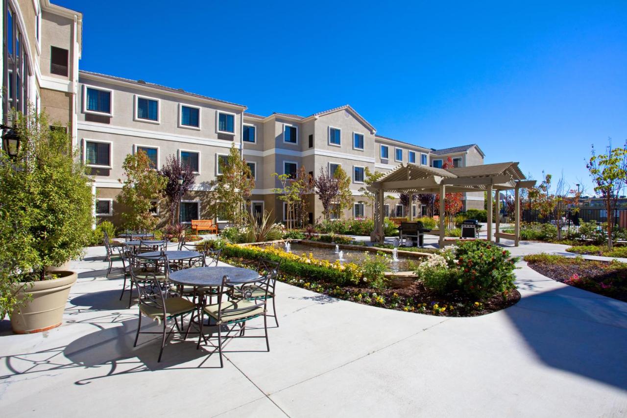  | Staybridge Suites Lake Forest