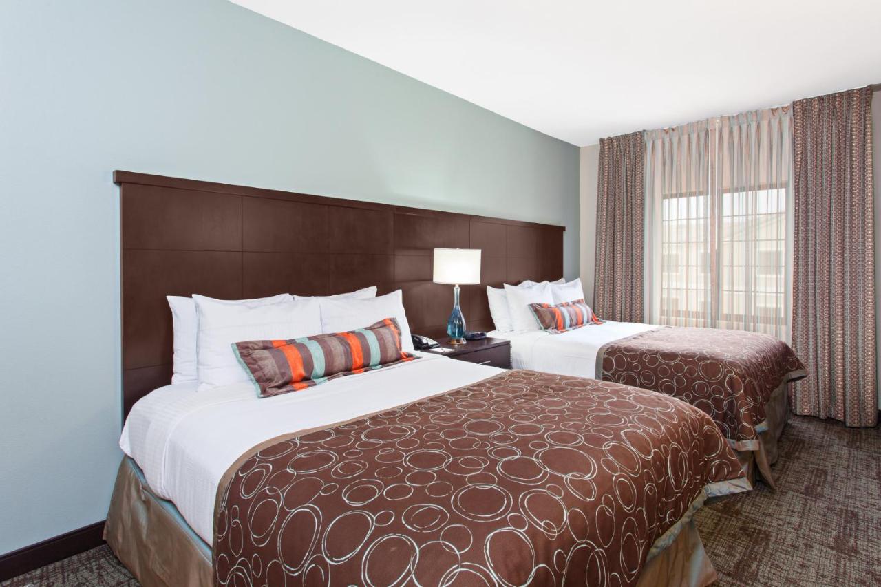 One-Bedroom Queen Suite at Staybridge Suites Lake Forest by IHG