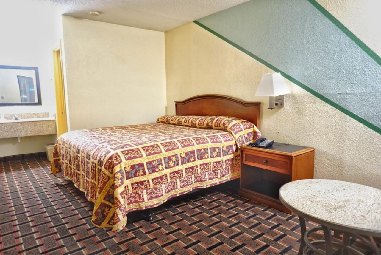 King Room - Smoking at Best Inn