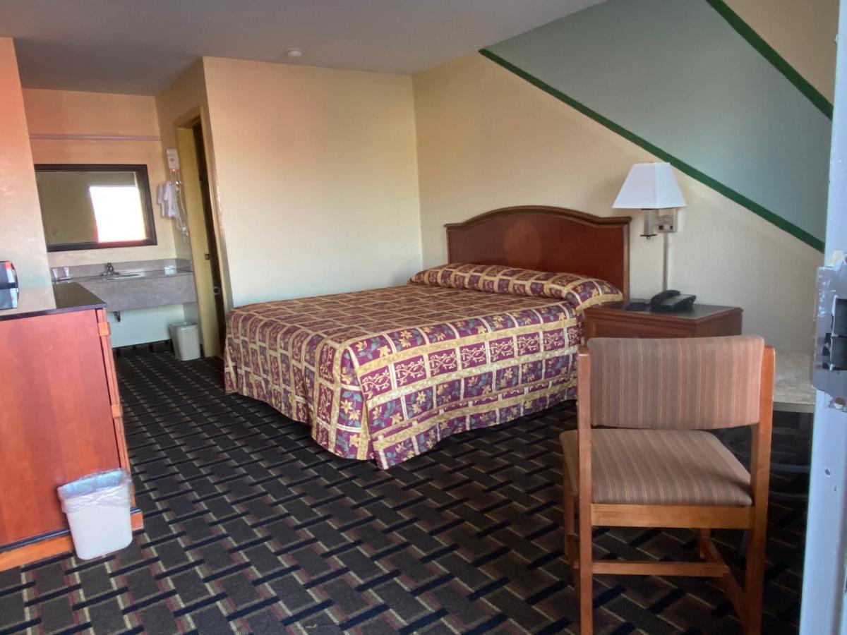 King Room - Smoking at Best Inn