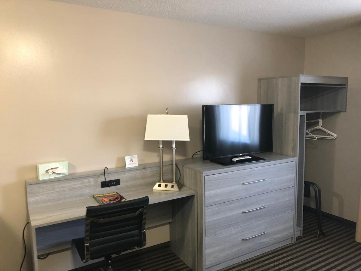 | DuPont Suites - Louisville - St. Matthews