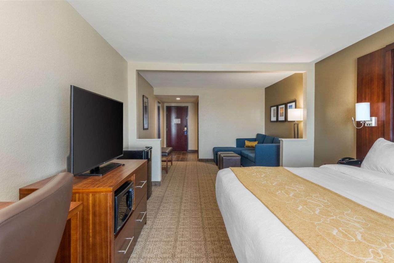 King Suite - Non-Smoking at Comfort Inn & Suites Big Spring