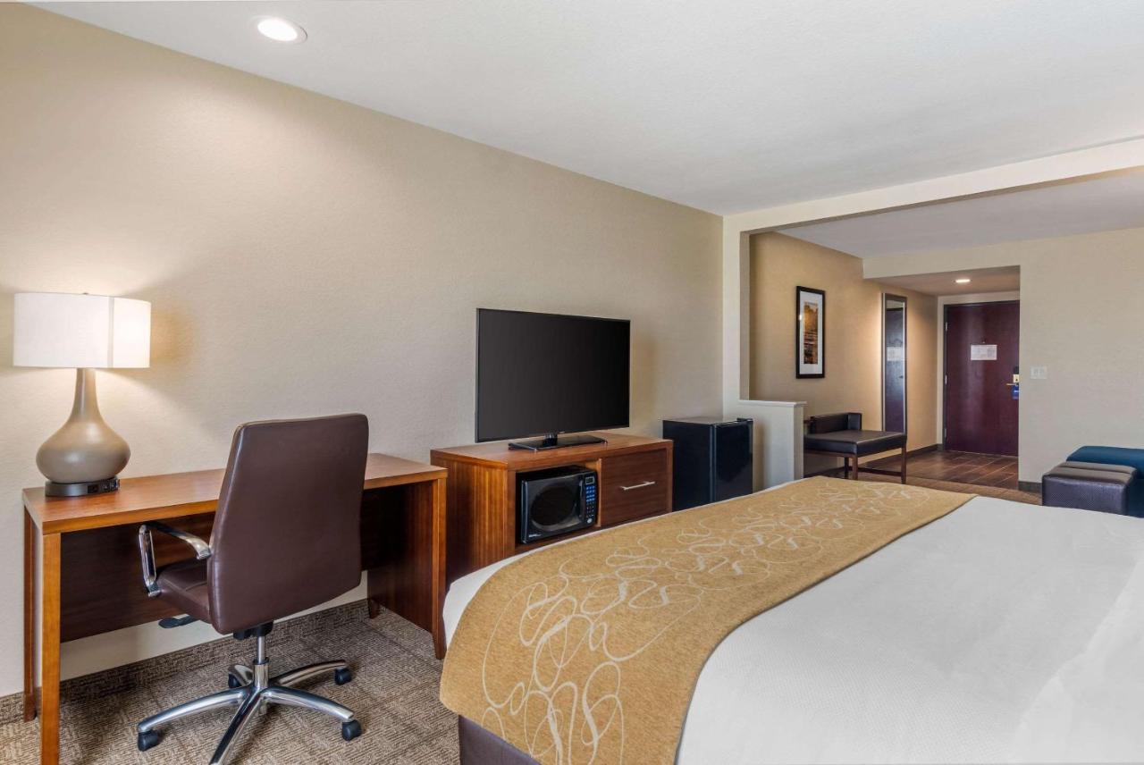 King Suite - Non-Smoking at Comfort Inn & Suites Big Spring