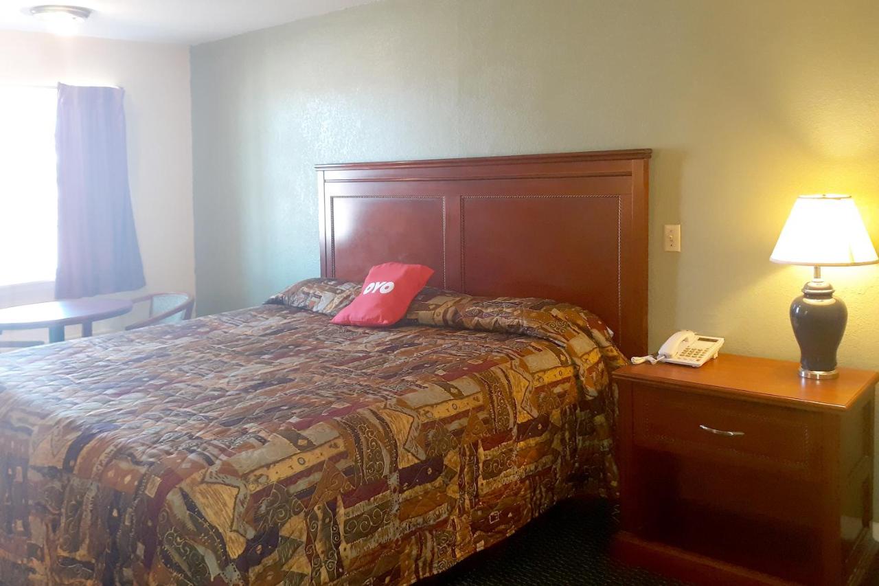 | Rest Inn - Extended Stay, I-40 Airport, Wedding & Event Center