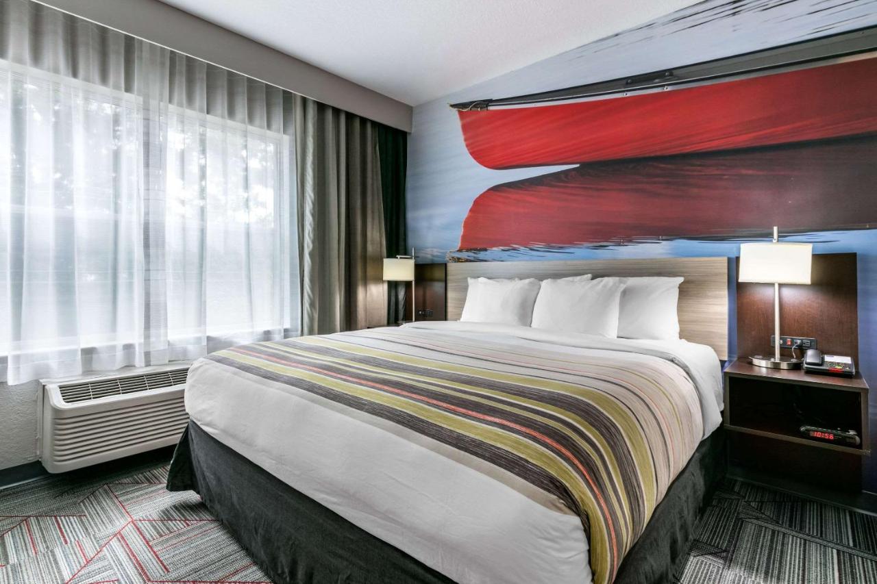King Room with Sofa Bed - Non-Smoking at Clarion Pointe Columbus-Bradley Park