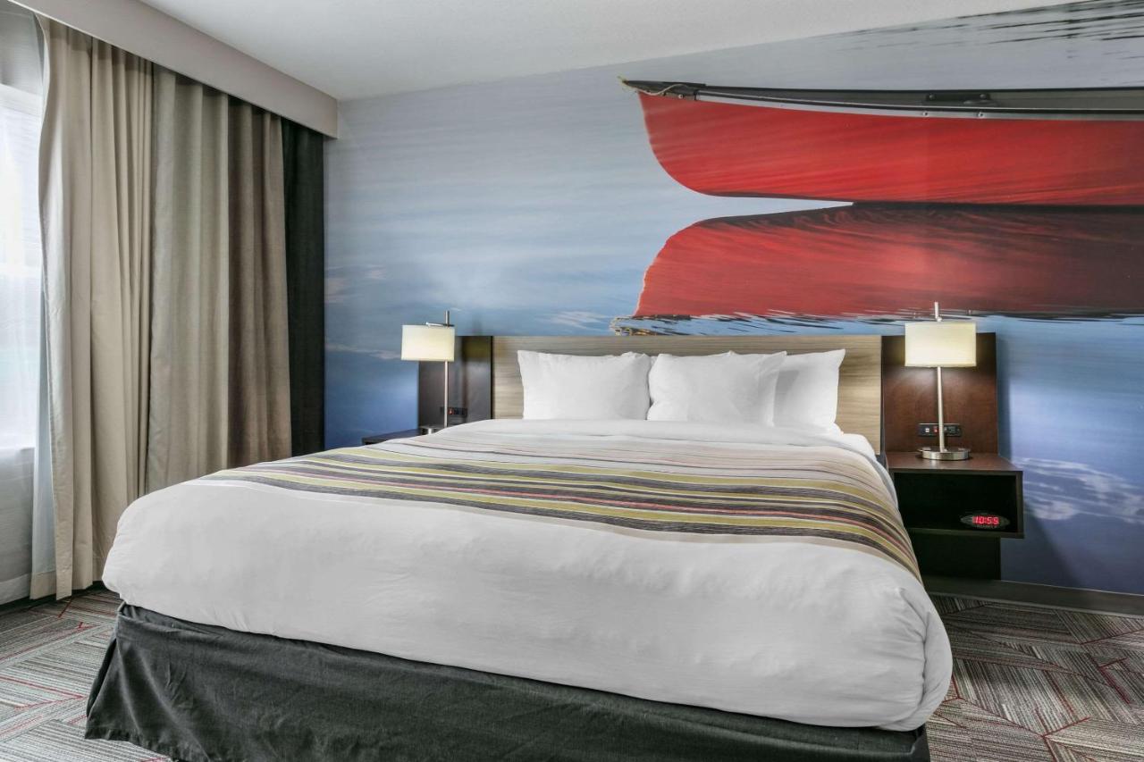 King Suite with Sofa Bed - Non-Smoking at Clarion Pointe Columbus-Bradley Park